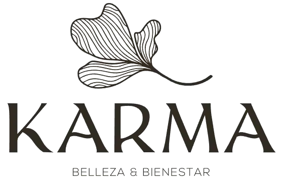 Logo principal de Karma Belleza & Bienestar con hoja y letras